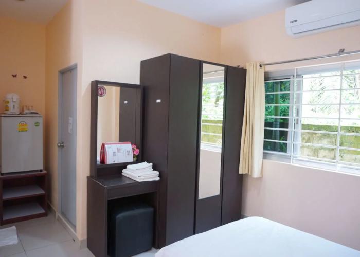 Jirasin Ranong Apartment