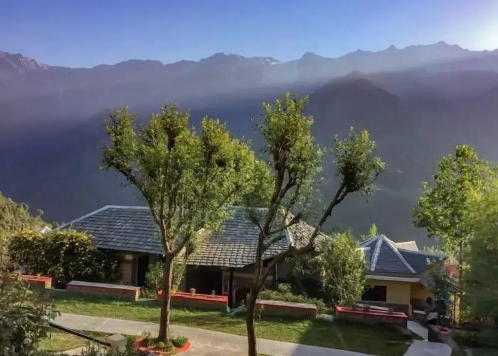 Udechee Huts Hotel