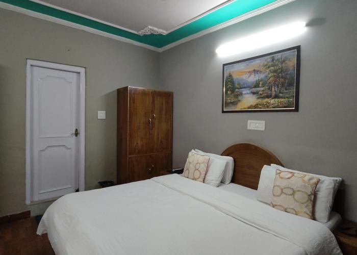 Snow Crest Inn Hotel
