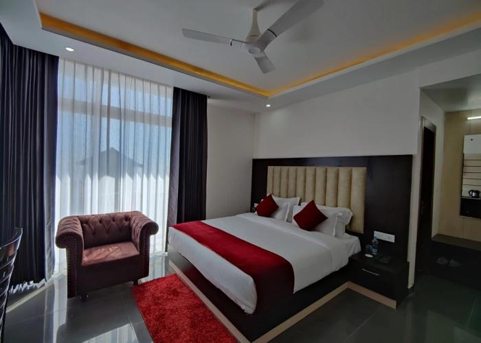 Aliza Inn and Suites