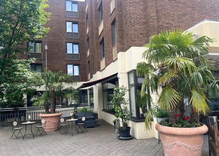 Hotel Regina - DG drei D.G. GmbH