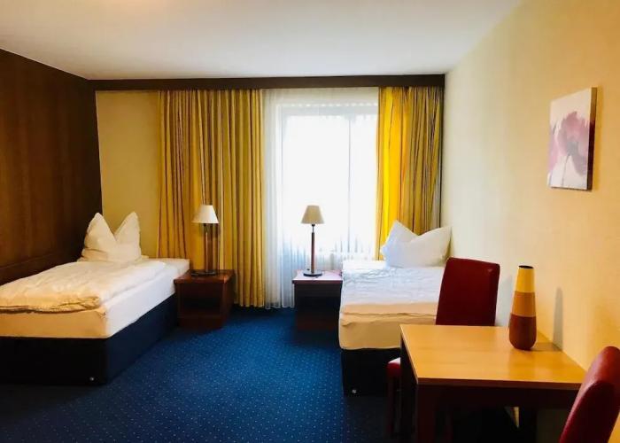 Hotel Regina - DG drei D.G. GmbH