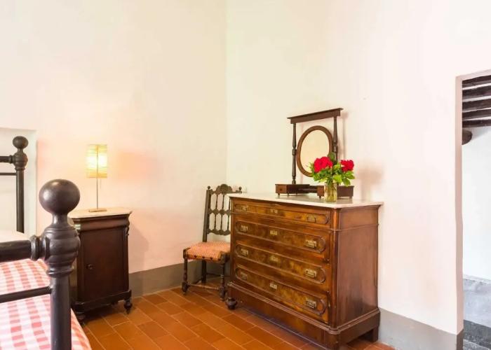 Cosy Farmhouse in Bacchereto With Swimming Pool