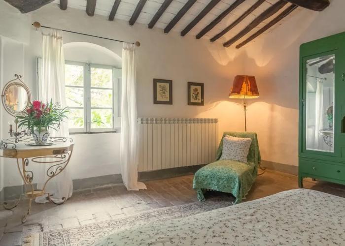 Cosy Farmhouse in Bacchereto With Swimming Pool