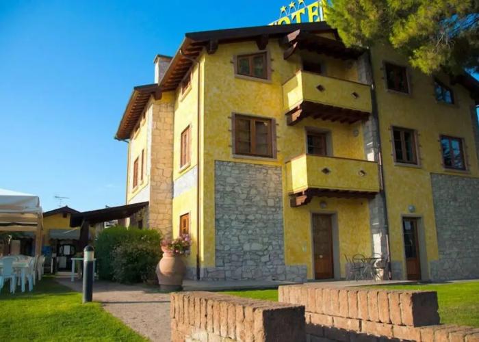 Tenuta La Lupa Country Hotel