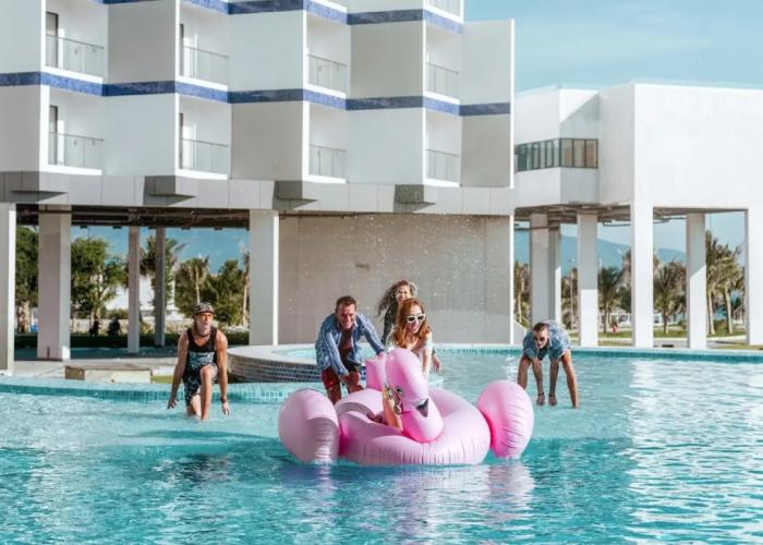 The Empyrean Cam Ranh Beach Resort Hotel
