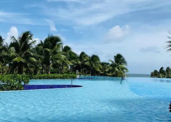 Arena Cam Ranh Beachfront Condotel