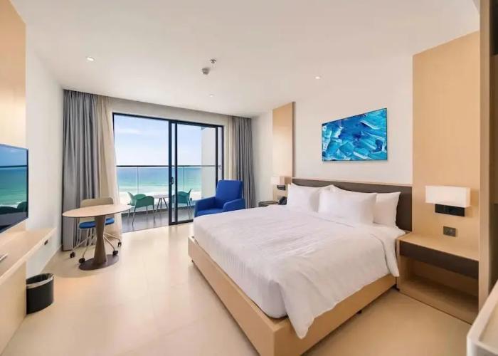 Arena Cam Ranh Beachfront Condotel