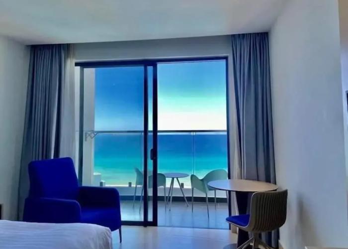Arena Cam Ranh Beachfront Condotel