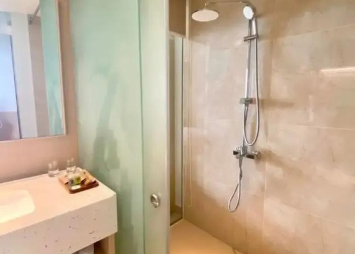 Arena Cam Ranh Beachfront Condotel