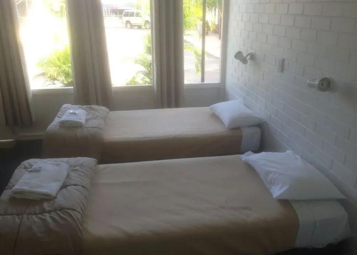 Park Beach Hotel Motel