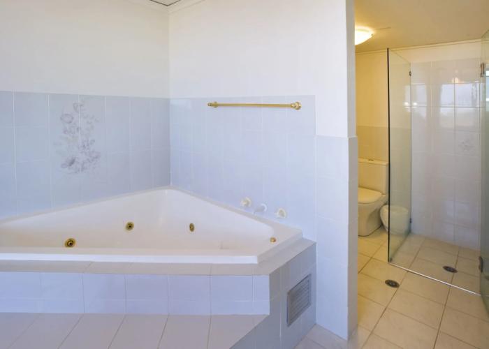 Tradewinds Apartments