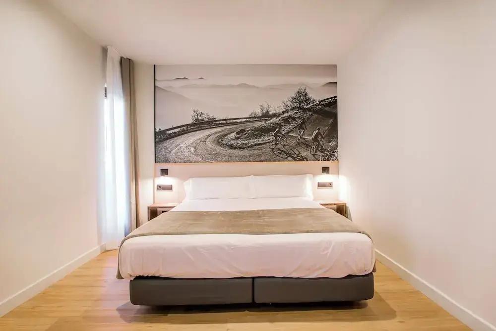 фото Hotel Llivia
