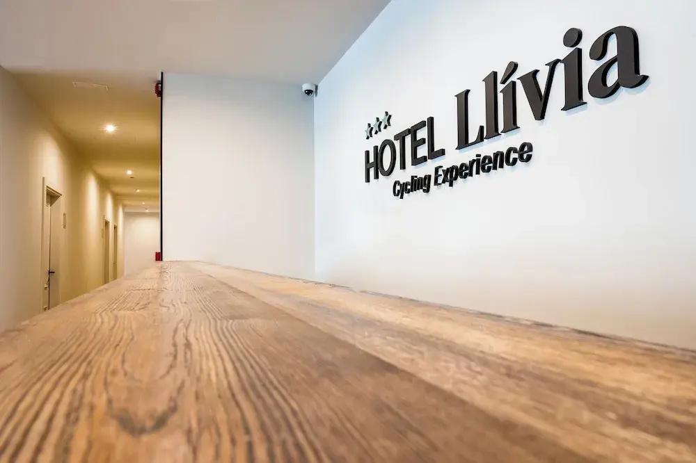 фото Hotel Llivia