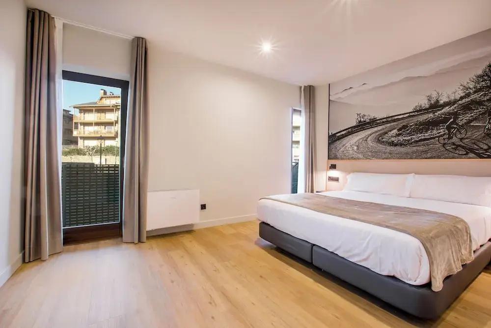 фото Hotel Llivia