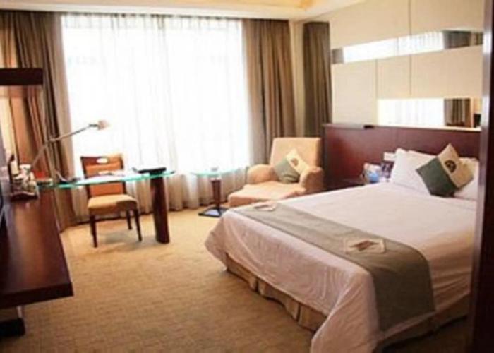 CP Peninsula Hotel
