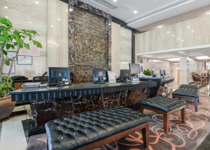 CP Peninsula Hotel