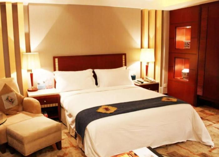 CP Peninsula Hotel