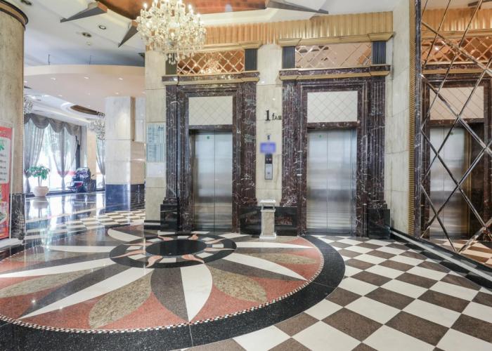 CP Peninsula Hotel