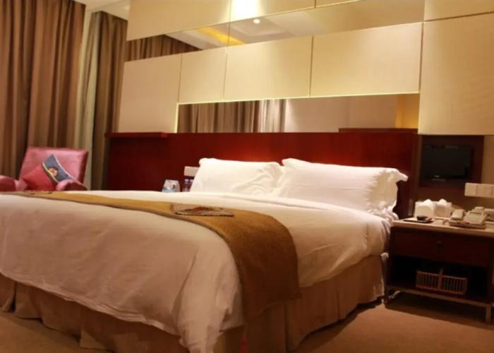 CP Peninsula Hotel