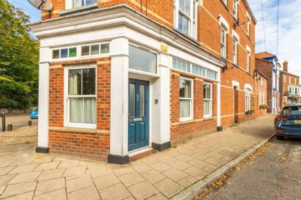 Host Stay Coastal Retreat