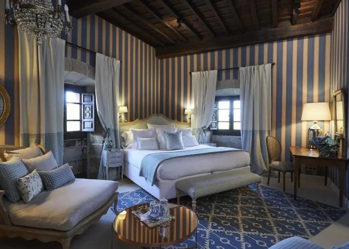 Helguera Palacio Boutique & Antique