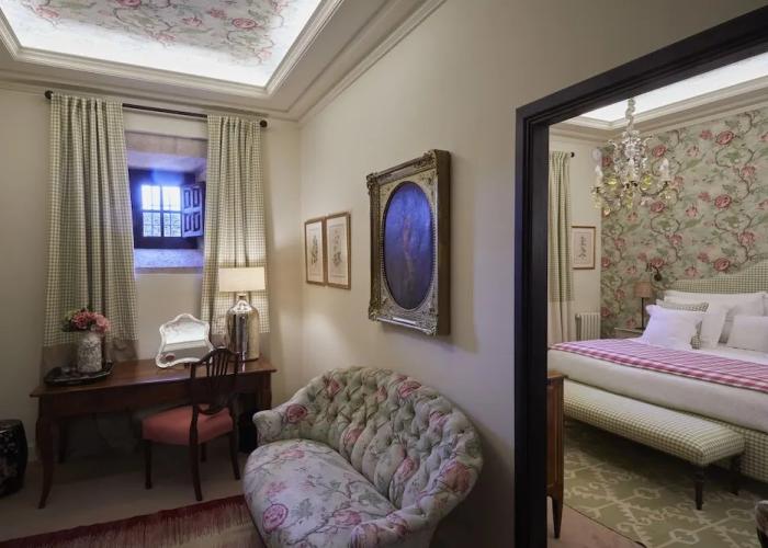 Helguera Palacio Boutique & Antique
