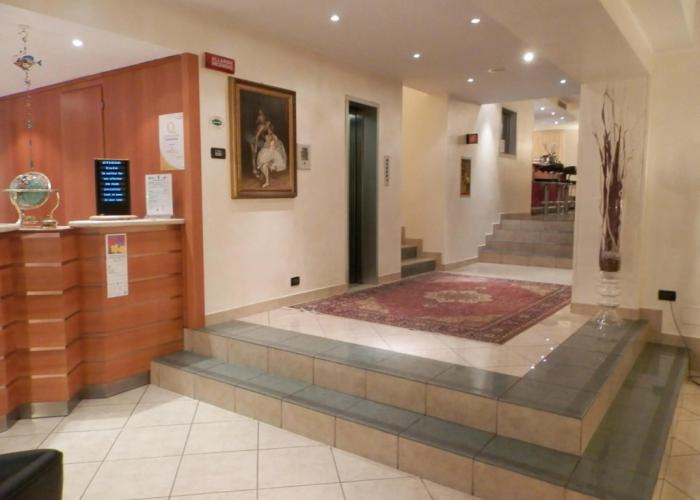 Augustus Hotel