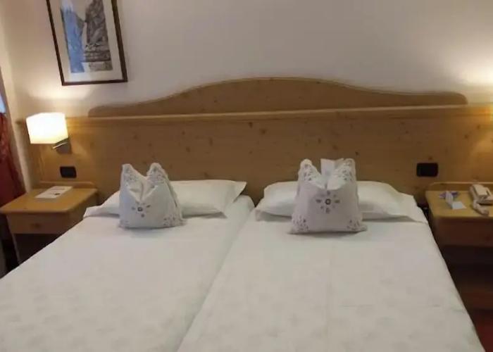 Nivis Hotel