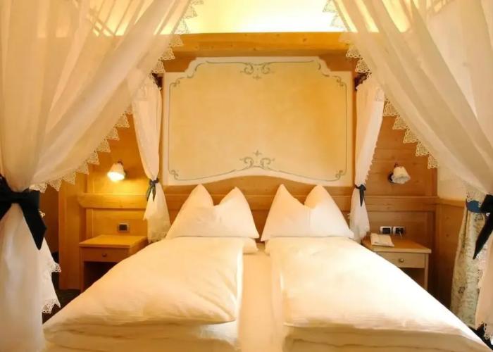 Nivis Hotel