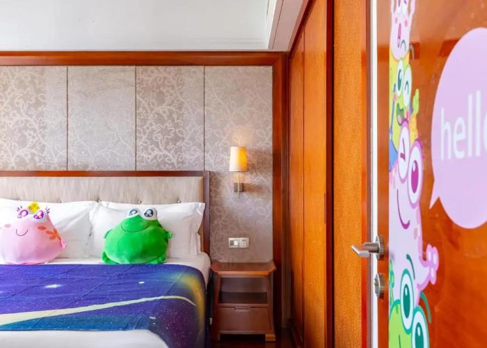 Sanya Seacube Holiday Hotel