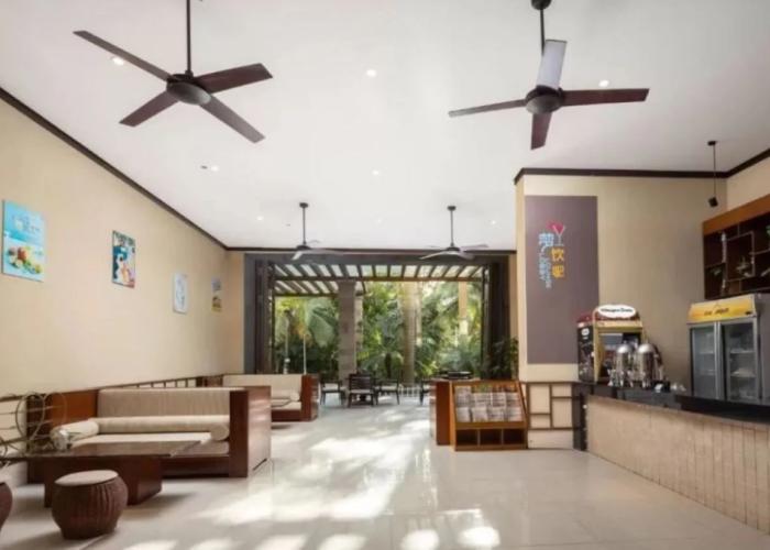 Sanya Seacube Holiday Hotel