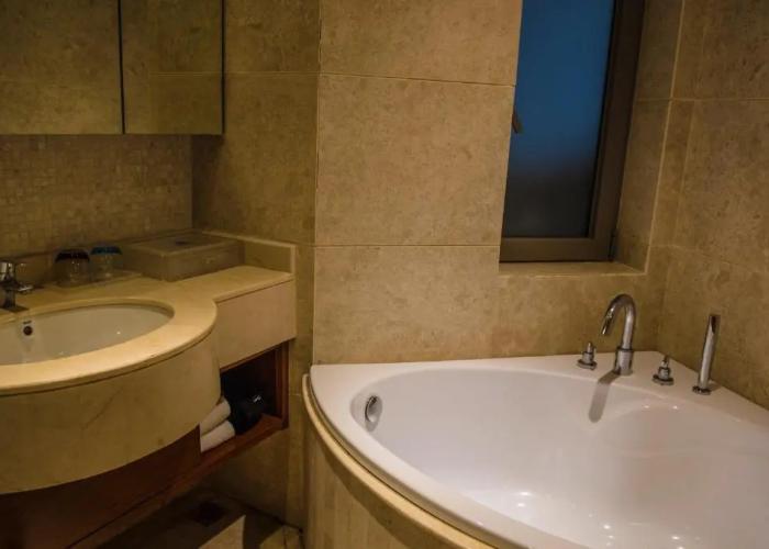 Sanya Seacube Holiday Hotel
