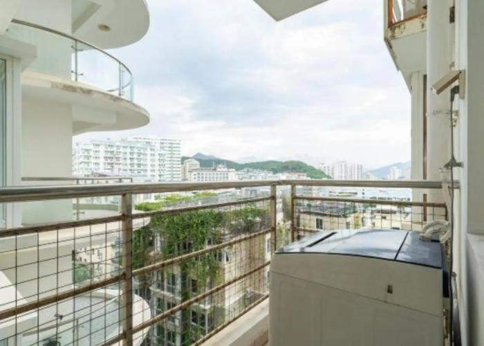 Sanya Hai Hua Apartment