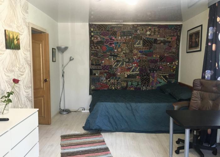 V Petergofe posutochno Flat