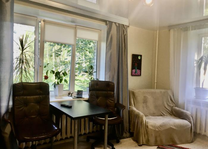 V Petergofe posutochno Flat