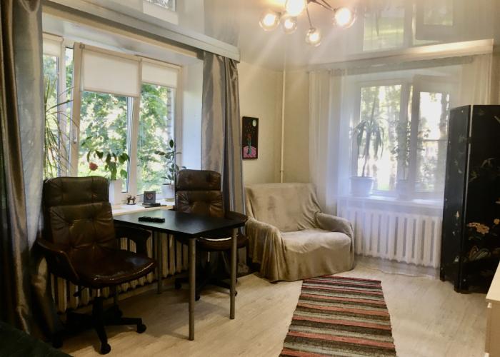 V Petergofe posutochno Flat