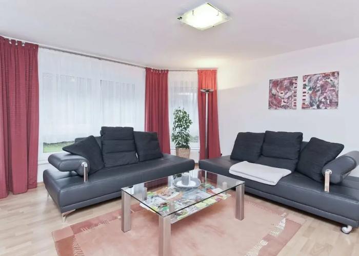 Furnished Apartment in Nieheim Germany near Forest