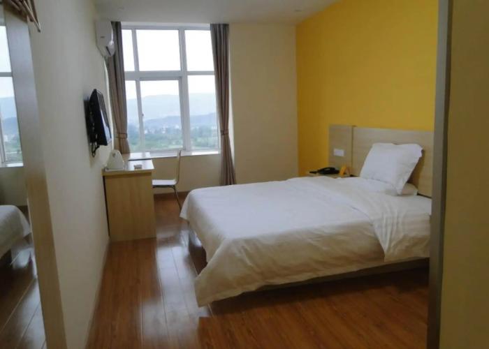 7Days Inn Chain Hotel (Taihe Bus Station)