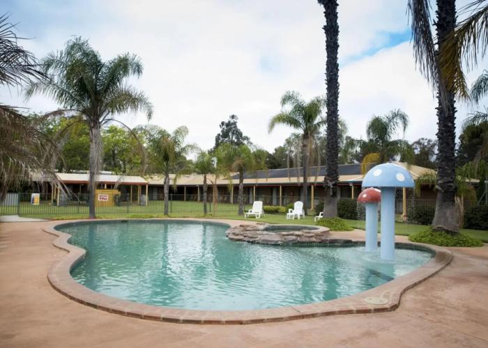 Barooga Country Inn Motel