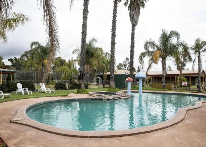 Barooga Country Inn Motel