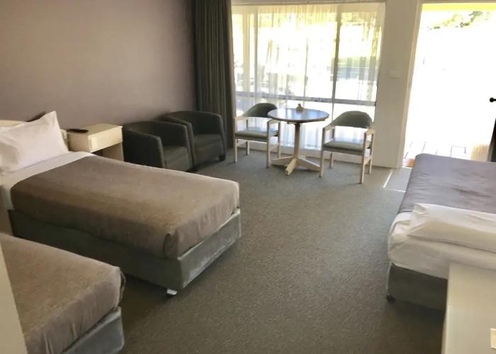 Sportsmans Motor Inn