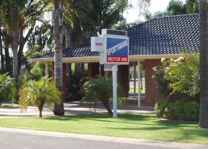 Sportsmans Motor Inn