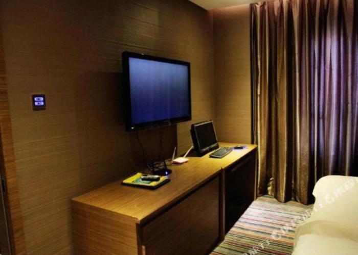 Golden Hotel