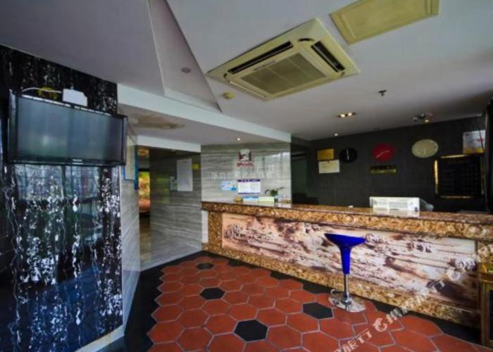 Golden Hotel