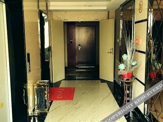 Western Wealth Boutique Hotel