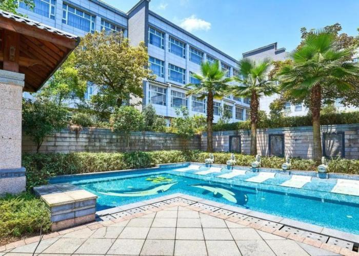 Junhua Hotel