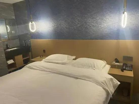 Qingmu Hotel (Nanjing Provincial Hospital of Traditional Chinese Medicine Xinjiekou Metro Station)