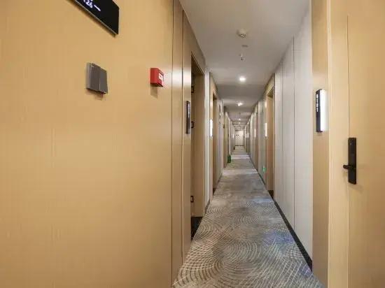Qingmu Hotel (Nanjing Provincial Hospital of Traditional Chinese Medicine Xinjiekou Metro Station)
