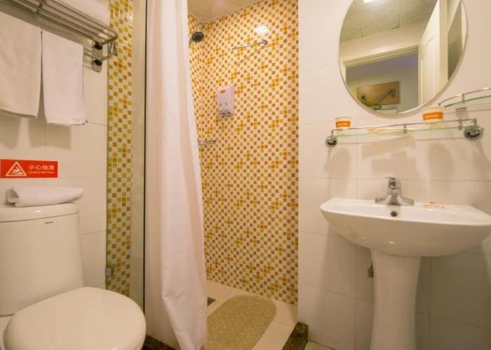 Home Inn Nanjing Xuanwu Avenue East Coach Station